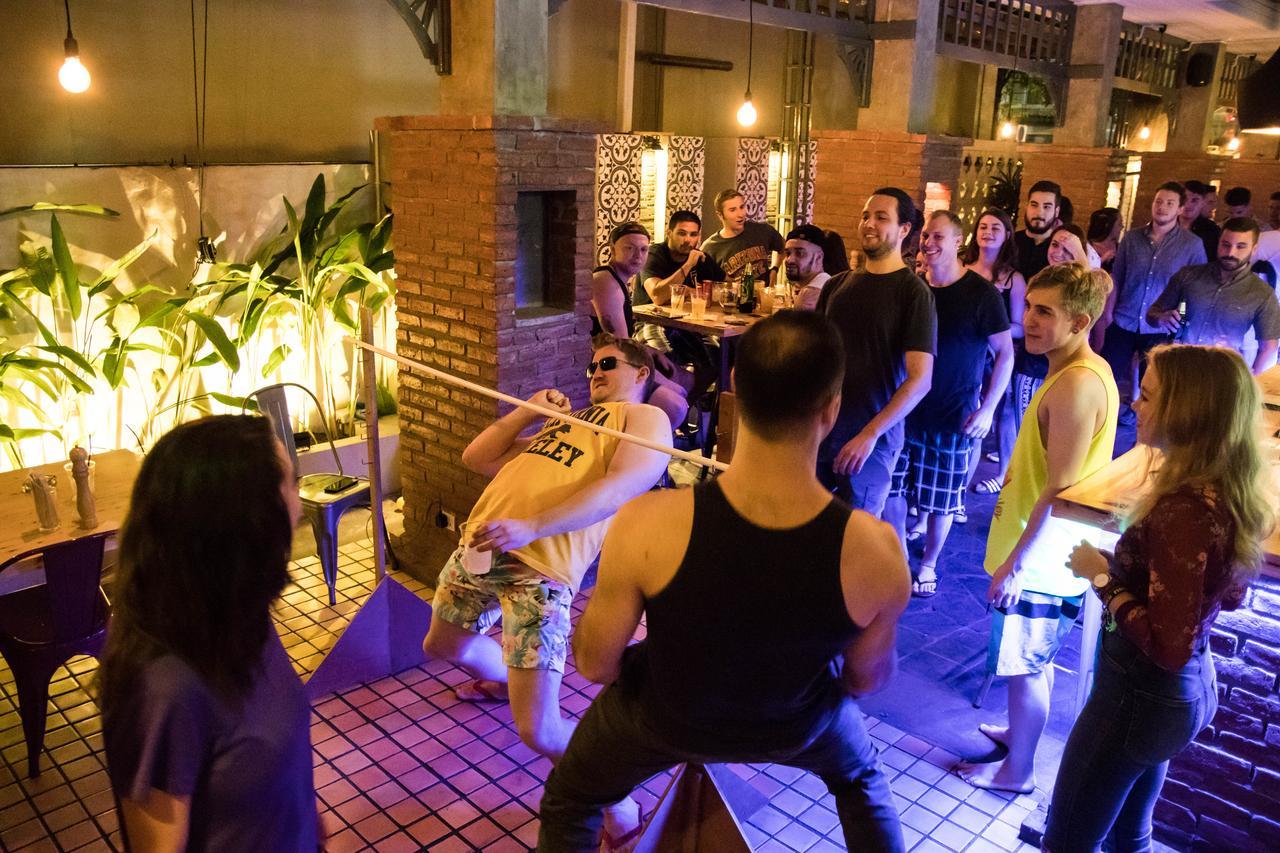 Mad Monkey Hostel Bangkok Exteriör bild