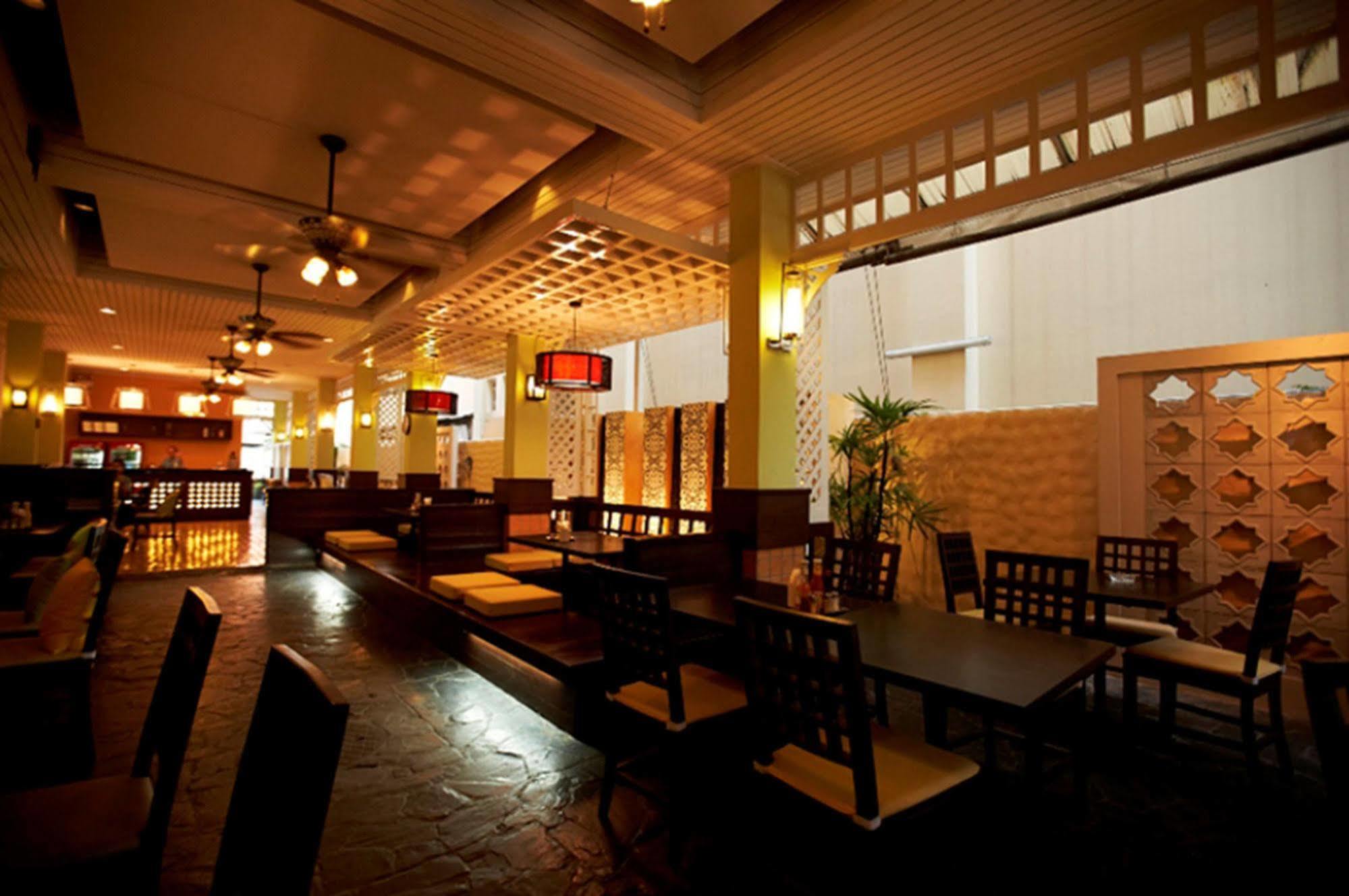 Mad Monkey Hostel Bangkok Exteriör bild